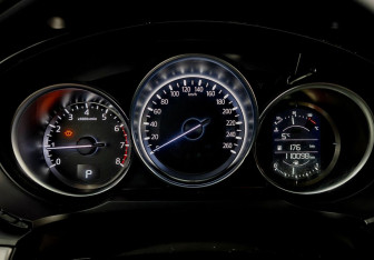 Подержанный автомобиль Mazda CX-9 2018 года (14 фото)