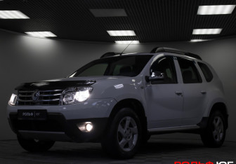Подержанный автомобиль Renault Duster 2012 года (19 фото)