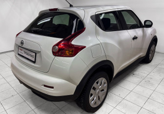 Подержанный автомобиль Nissan Juke 2013 года (5 фото)