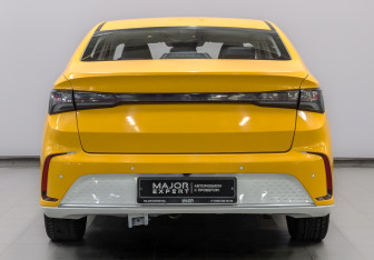 Подержанный автомобиль BAIC U5 Plus 2024 года (6 фото)