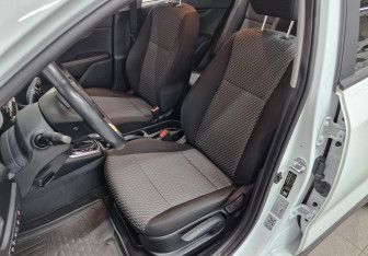 Подержанный автомобиль Kia Rio Hatchback 2018 года (20 фото)