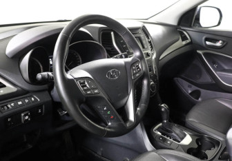 Подержанный автомобиль Hyundai Santa Fe 2017 года (7 фото)
