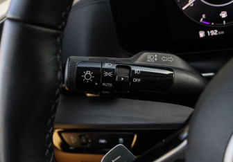 Подержанный автомобиль Kia Carnival 2021 года (33 фото)