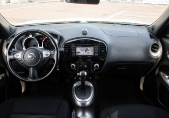 Подержанный автомобиль Nissan Juke 2014 года (18 фото)