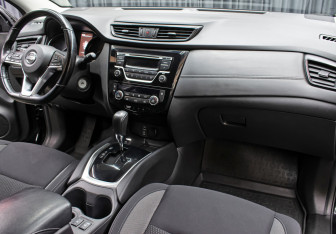 Подержанный автомобиль Nissan Qashqai 2020 года (9 фото)