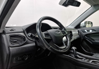 Подержанный автомобиль Chery Tiggo 4 2022 года (15 фото)