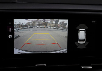 Подержанный автомобиль Kia Carnival 2020 года (20 фото)