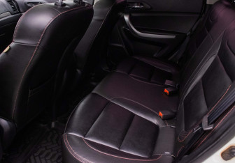 Подержанный автомобиль Changan CS35 2014 года (10 фото)