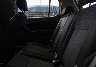 Подержанный автомобиль Skoda Fabia Hatchback 2012 года (8 фото)