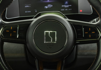 Подержанный автомобиль Zeekr 001 2023 года (13 фото)