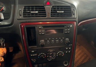 Подержанный автомобиль Volvo S60 2007 года (14 фото)
