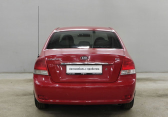 Подержанный автомобиль Kia Cerato Sedan 2007 года (6 фото)