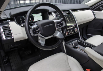 Подержанный автомобиль Land Rover Discovery 2022 года (16 фото)