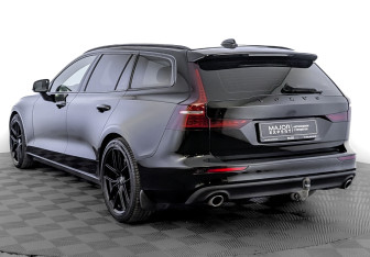 Подержанный автомобиль Volvo V60 2020 года (7 фото)