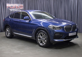 Подержанный автомобиль BMW X4 2020 года (3 фото)