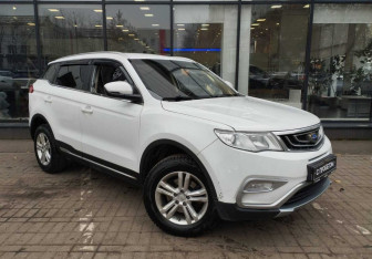 Подержанный автомобиль Geely Atlas 2018 года (3 фото)