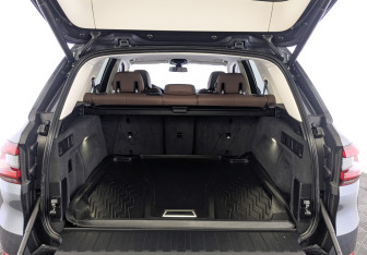 Подержанный автомобиль BMW X5 2020 года (10 фото)