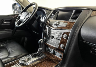 Подержанный автомобиль Nissan Patrol 2012 года (9 фото)