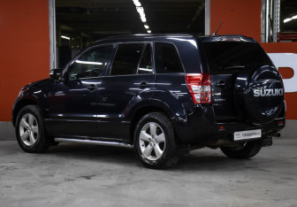 Подержанный автомобиль Suzuki Grand Vitara 2011 года (7 фото)
