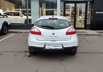 Подержанный автомобиль Renault Megane Hatchback 2012 года (6 фото)
