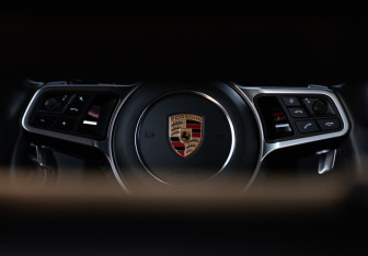 Подержанный автомобиль Porsche Cayenne 2020 года (22 фото)