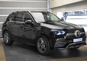 Подержанный автомобиль Mercedes-Benz GLE 2020 года (3 фото)