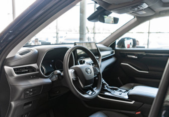 Новый Toyota Highlander 2025 (7 фото)
