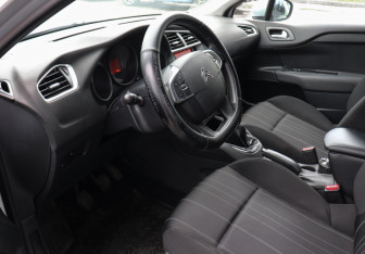 Подержанный автомобиль Citroen C4 Hatchback 2012 года (7 фото)