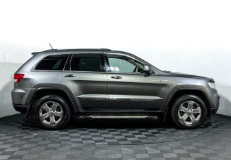 Подержанный автомобиль Jeep Grand Cherokee 2012 года (4 фото)