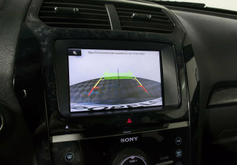 Подержанный автомобиль Ford Explorer 2012 года (15 фото)