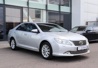 Подержанный автомобиль Toyota Camry Sedan 2012 года (3 фото)