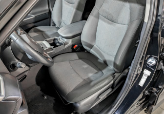 Подержанный автомобиль Toyota RAV4 2021 года (20 фото)