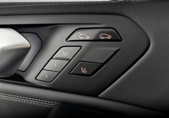 Подержанный автомобиль BMW X6 2024 года (22 фото)