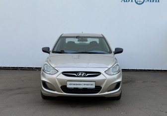 Подержанный автомобиль Hyundai Solaris Sedan 2011 года (2 фото)