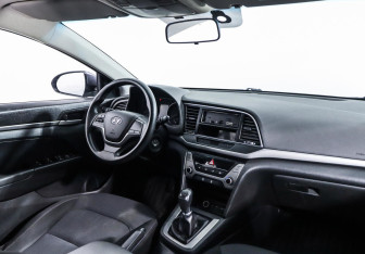 Подержанный автомобиль Hyundai Elantra Sedan 2016 года (7 фото)