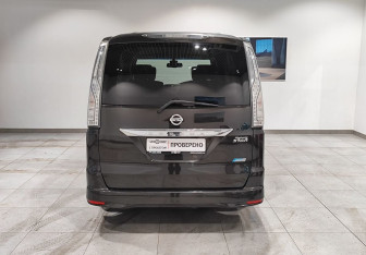 Подержанный автомобиль Nissan Serena Minivan 2014 года (6 фото)