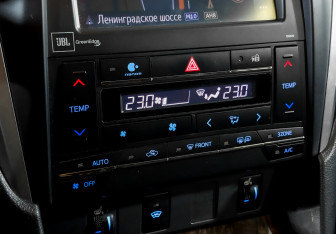 Подержанный автомобиль Toyota Camry Sedan 2017 года (27 фото)