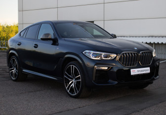Подержанный автомобиль BMW X6 2021 года (3 фото)