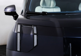 Подержанный автомобиль Zeekr 009 2023 года (31 фото)