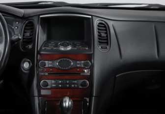 Подержанный автомобиль Infiniti QX50 2014 года (13 фото)