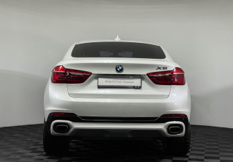 Подержанный автомобиль BMW X6 2016 года (4 фото)