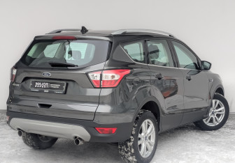 Подержанный автомобиль Ford Kuga 2018 года (5 фото)
