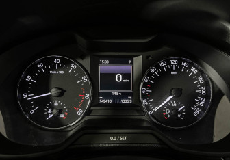 Подержанный автомобиль Skoda Octavia Liftback 2016 года (11 фото)