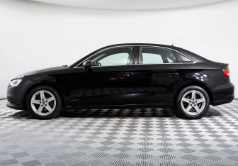Подержанный автомобиль Audi A3 Sedan 2017 года (7 фото)