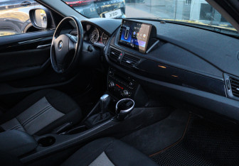 Подержанный автомобиль BMW X1 2012 года (7 фото)