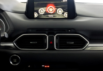 Подержанный автомобиль Mazda CX-5 2020 года (15 фото)