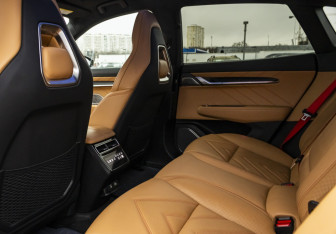 Подержанный автомобиль Zeekr 001 2023 года (14 фото)