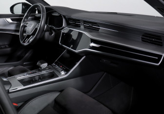 Подержанный автомобиль Audi A6 Sedan 2021 года (9 фото)