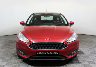 Подержанный автомобиль Ford Focus Hatchback 2017 года (2 фото)