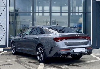Подержанный автомобиль Kia K5 2024 года (7 фото)